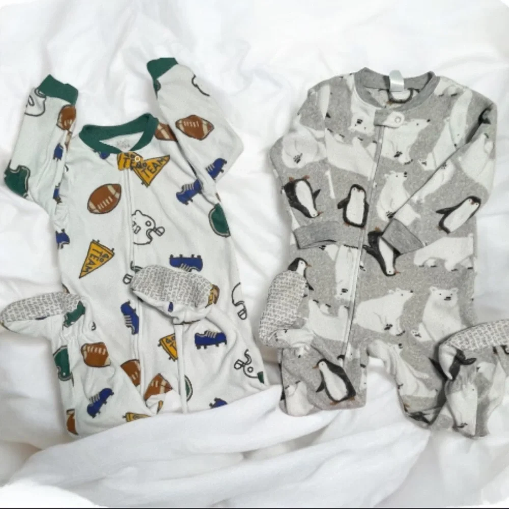 Carter's Set of 2 Boys One Piece Pajamas Football and Polar Bear/Penguin Prints